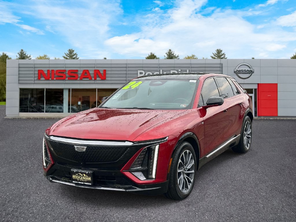 Used 2024 Cadillac Lyriq Sport RWD image 2