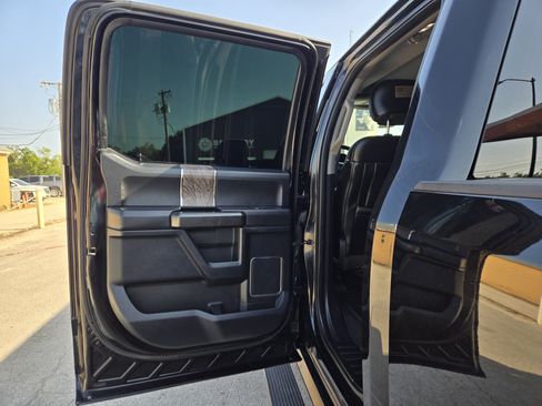 Used 2017 Ford F350 Lariat w/ Lariat Ultimate Package AWD/4WD image 6