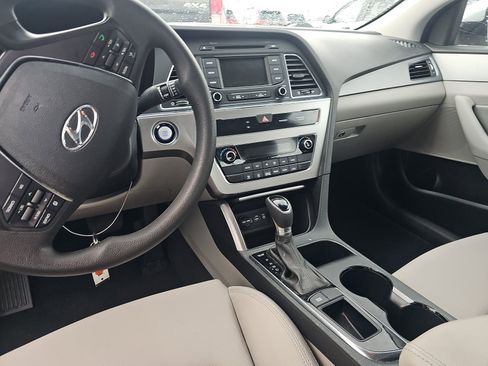 Used 2016 Hyundai Sonata SE FWD image 14