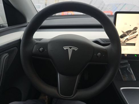 Used 2023 Tesla Model Y Long Range image 11