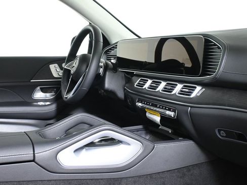 New 2026 Mercedes-Benz GLS 450 4MATIC image 36