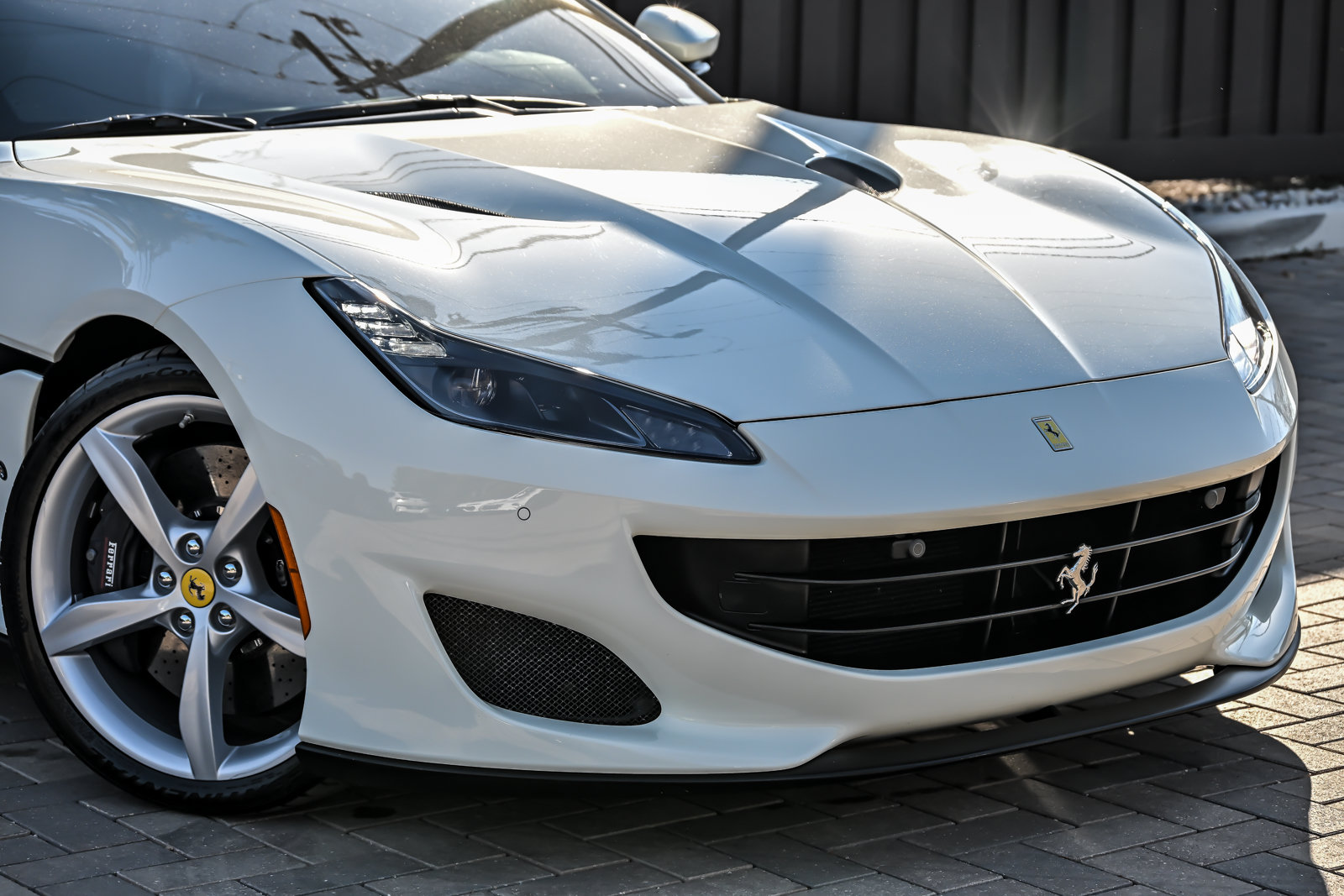 Used 2019 Ferrari Portofino RWD image 2