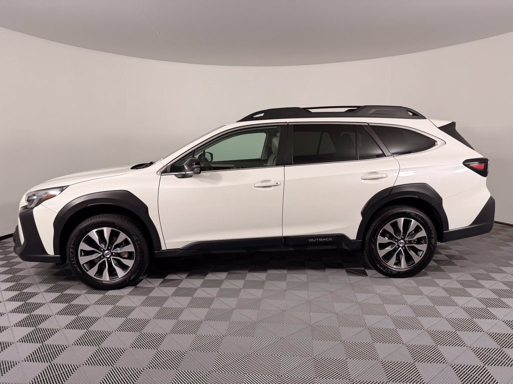 Used 2023 Subaru Outback Limited AWD/4WD image 12