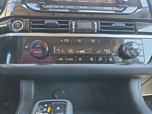 Used 2024 Nissan Pathfinder SV AWD/4WD image 27