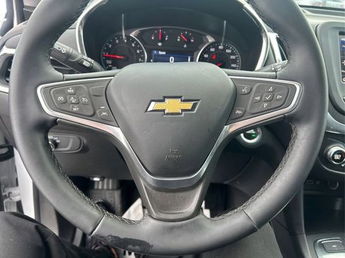 Used 2023 Chevrolet Equinox LT image 14