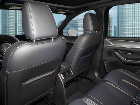 Used 2025 MAZDA CX-70 3.3 Turbo S w/ Premium Package image 18