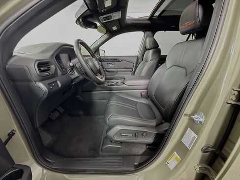 Certified 2026 Honda Pilot TrailSport image 19