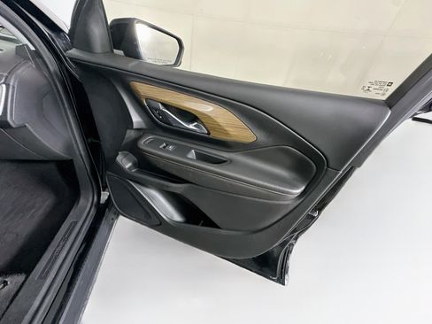 Used 2020 GMC Terrain SLE w/ Driver Convenience Package FWD image 32
