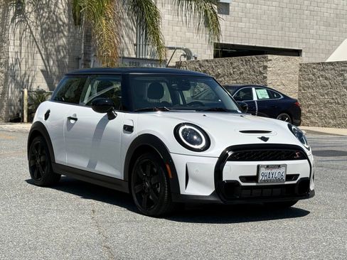 Used 2024 MINI Cooper S FWD image 2