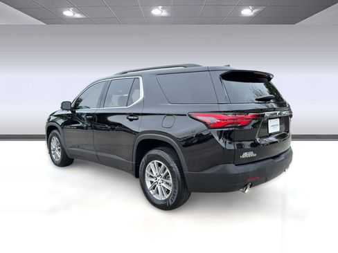 Certified 2023 Chevrolet Traverse LT FWD image 3