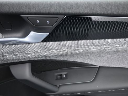 New 2026 Volkswagen Tiguan S FWD image 30