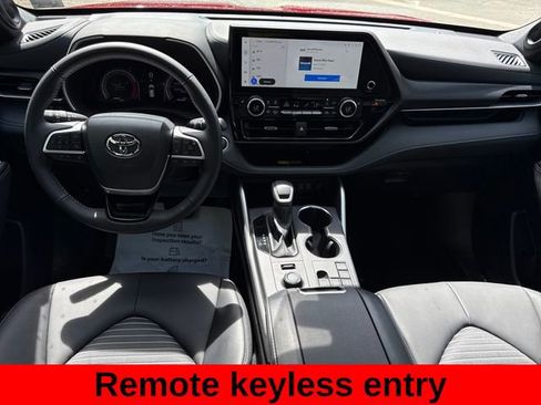 Used 2025 Toyota Highlander XSE image 24