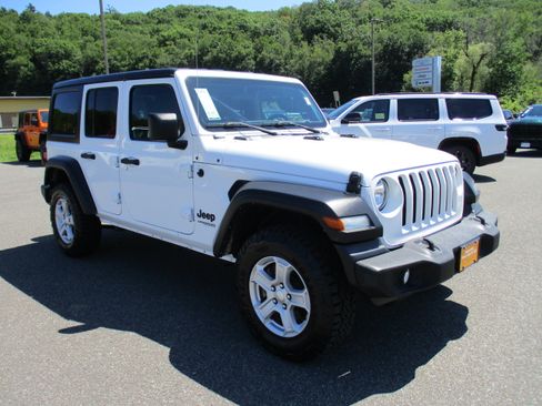 Certified 2022 Jeep Wrangler Unlimited Sport AWD/4WD image 3
