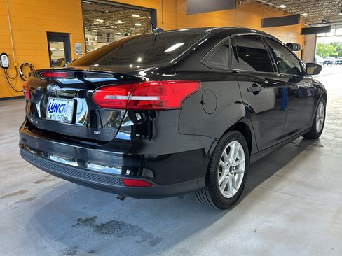 Used 2017 Ford Focus SE w/ Cold Weather Package FWD image 5