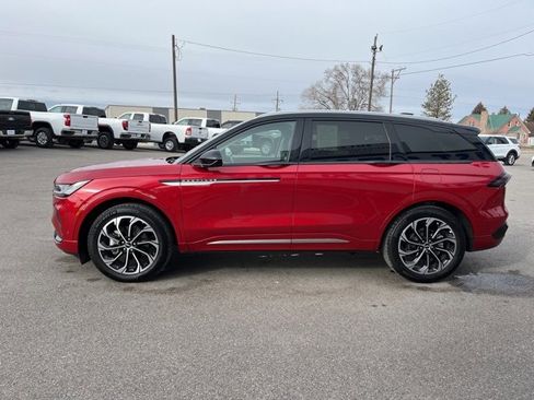 Used 2024 Lincoln Nautilus Reserve image 7