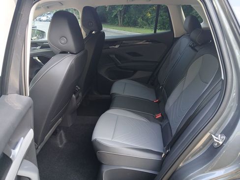 New 2025 Volkswagen Tiguan SE image 23