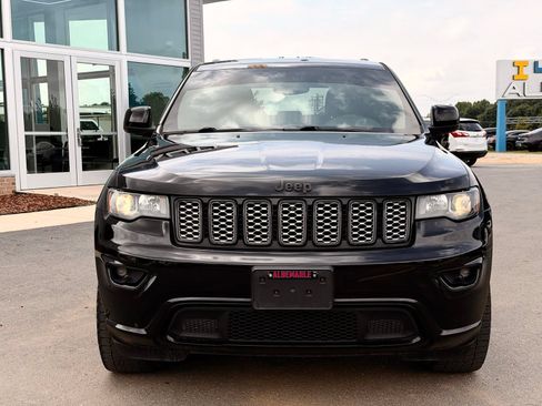 Used 2019 Jeep Grand Cherokee Altitude AWD/4WD image 6