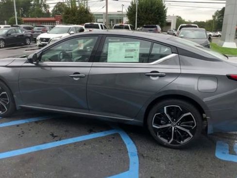 New 2026 Nissan Altima 2.5 SR w/ SR Premium Package AWD/4WD image 8