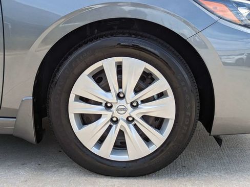Used 2025 Nissan Sentra S FWD image 11