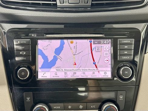 Used 2019 Nissan Rogue Sport SV w/ Technology Package AWD/4WD image 11
