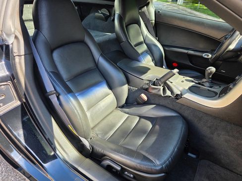 Used 2005 Chevrolet Corvette Coupe w/ Preferred Equipment Group RWD image 33