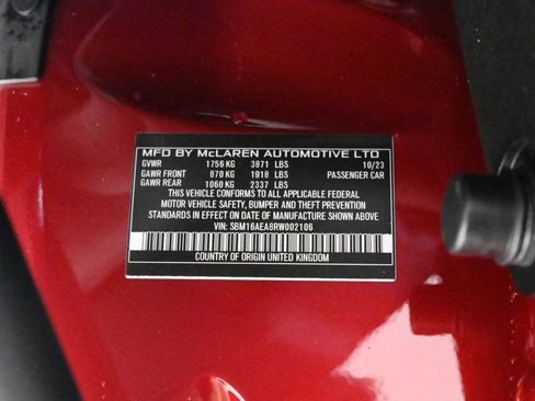 Used 2024 McLaren Artura image 26