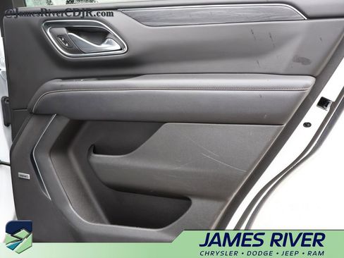 Used 2024 GMC Yukon SLT AWD/4WD image 11