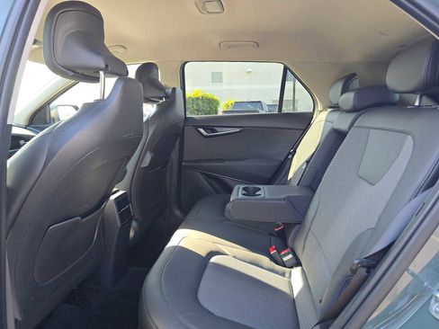 Used 2023 Kia Niro EX image 18
