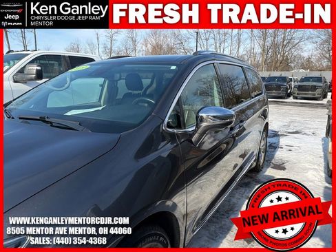 Used 2019 Chrysler Pacifica Limited w/ Advanced Safetytec Group image 7