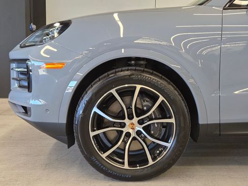 New 2026 Porsche Cayenne Base image 9