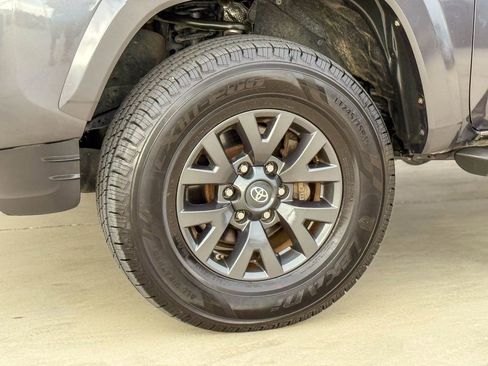 Used 2021 Toyota Tacoma SR5 image 3