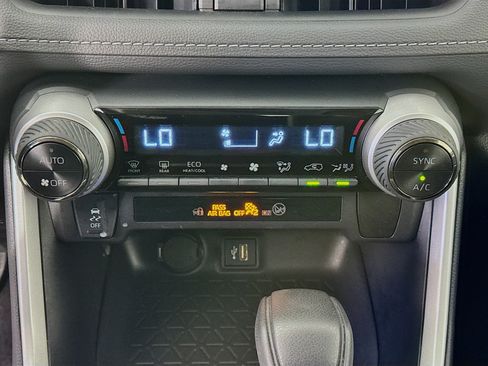 Certified 2025 Toyota RAV4 XLE AWD/4WD image 15