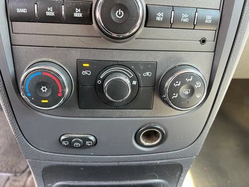 Used 2010 Chevrolet HHR LT FWD image 17
