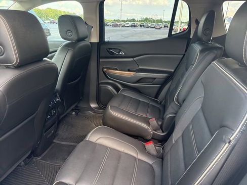 Used 2019 GMC Acadia Denali w/ Technology Package FWD image 12