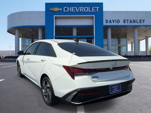 Used 2025 Hyundai Elantra Sport FWD image 6