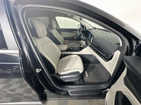 Used 2025 Kia Sportage EX FWD image 30
