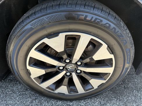 Used 2025 Honda Odyssey EX-L image 10