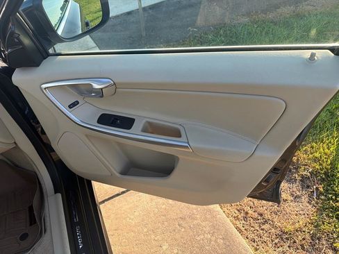 Used 2016 Volvo XC60 T5 Premier w/ Protection Package FWD image 33