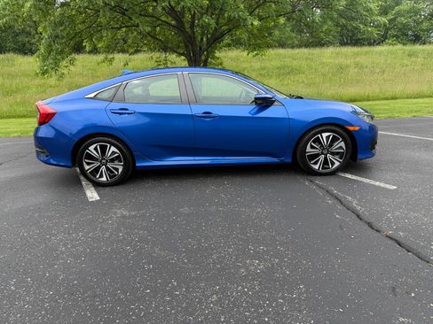 Used 2016 Honda Civic EX-L image 2