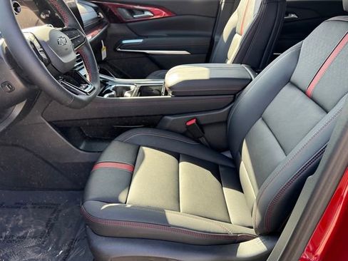 New 2026 Chevrolet Traverse RS w/ LPO, Floor Liner Package FWD image 12
