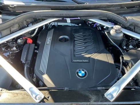 Used 2022 BMW X5 xDrive40i w/ Parking Assistance Package image 22