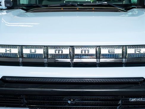 Used 2024 GMC Hummer EV 3X w/ LPO, Illumination Package image 16