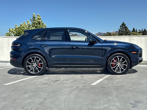 Certified 2025 Porsche Cayenne S AWD/4WD image 10
