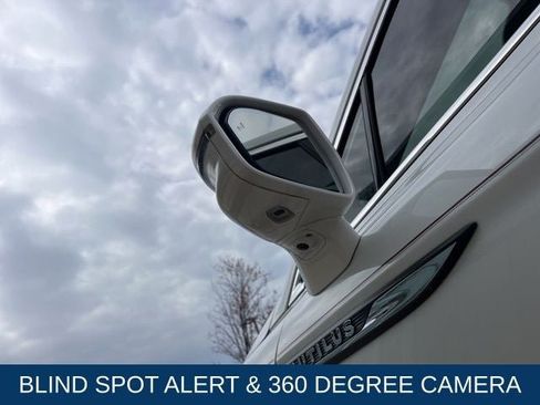 Certified 2023 Lincoln Nautilus Reserve AWD/4WD image 44