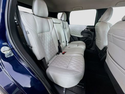 Used 2022 Mitsubishi Outlander SEL AWD/4WD image 35