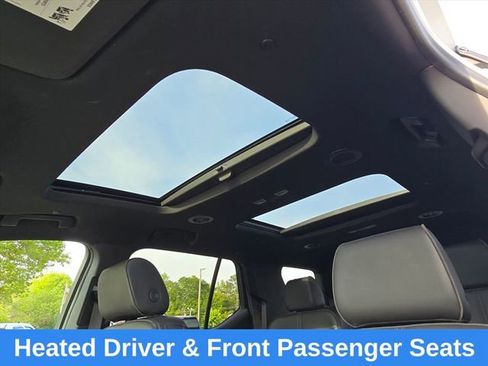 Used 2023 Chevrolet Traverse RS AWD/4WD image 19