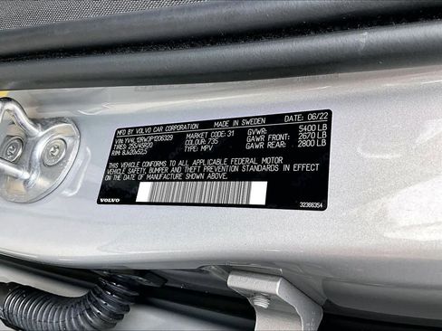 Certified 2023 Volvo XC60 B5 Plus w/ Climate Package image 32