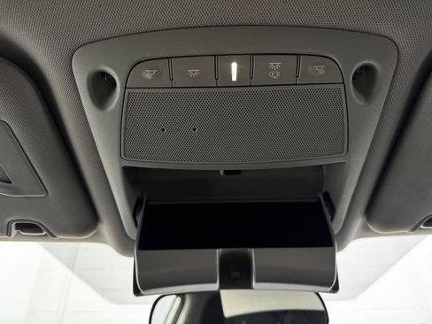 Used 2020 Nissan Rogue S FWD image 25