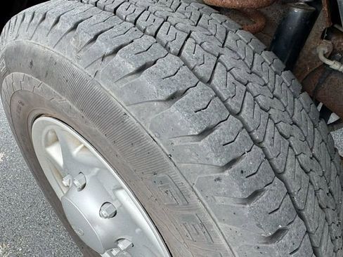 Used 2016 Ford E-350 and Econoline 350 Super Duty w/ Power Windows & Locks Group RWD image 20