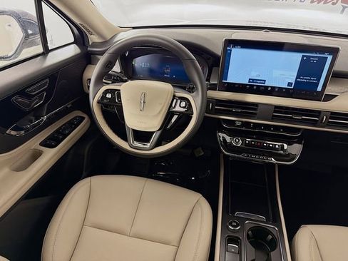 New 2026 Lincoln Corsair Premiere FWD image 25